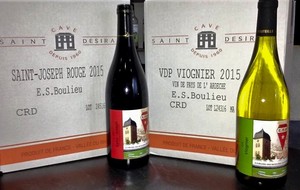 &quot;Les bouteilles de Vin aux couleurs du club sont arrivées&quot; 