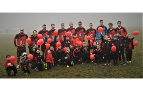 L'équipe Fanion avec les enfants du Club
